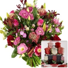 Romantic bouquet + roses chocolate (Bouquet worth 32.95 romance + 120 grams of rose chocolate)
